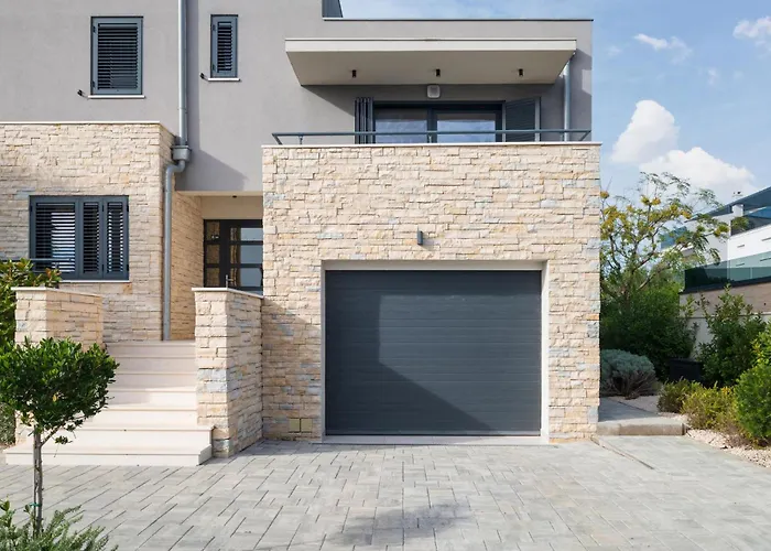 Roca Привлака